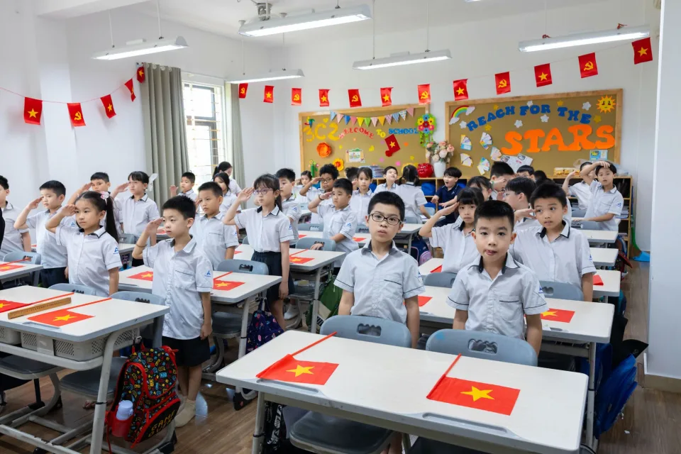 Sinh viên học tiếng Anh tại Vườn Màu